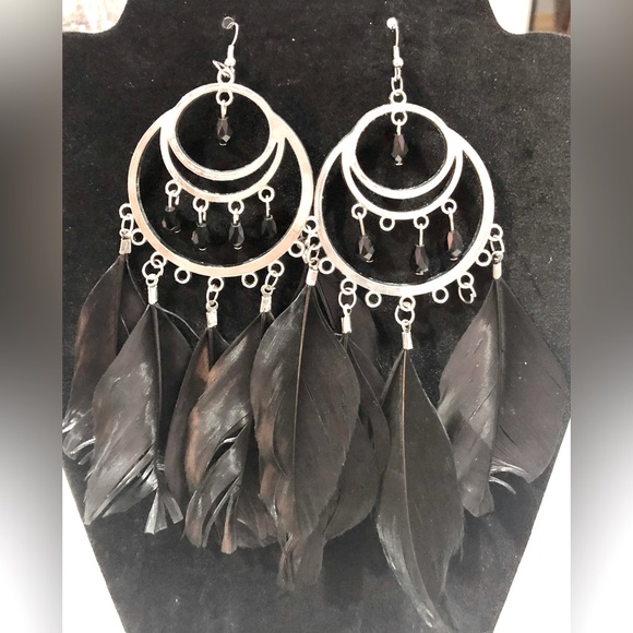 Feather EARINGS Women Faux Dangle Hook Long Drop w/medallion size5in L NWOT - Picture 8 of 9